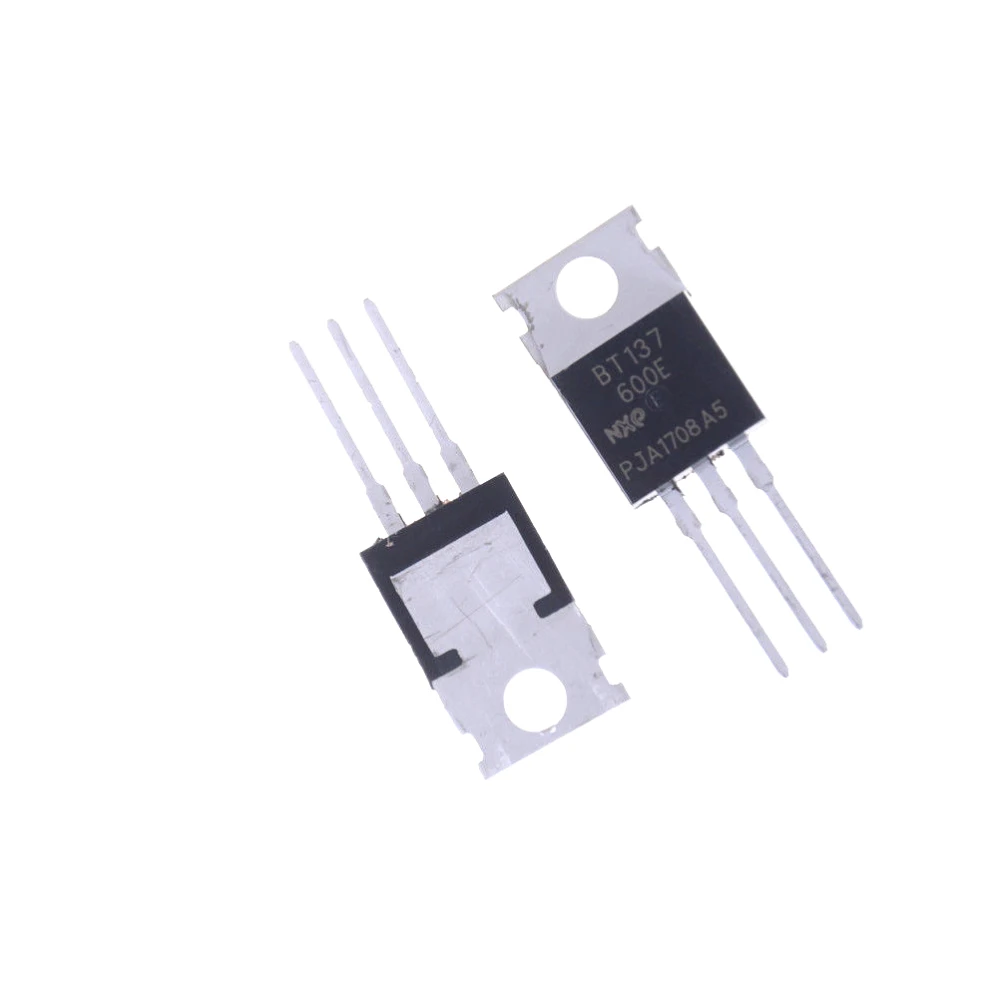 Vista frontal del triac BT137-600E 8A 600V satkit