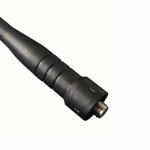 Detalle del conector SMA femenino de la antena telescópica para Walkie Talkie Baofeng