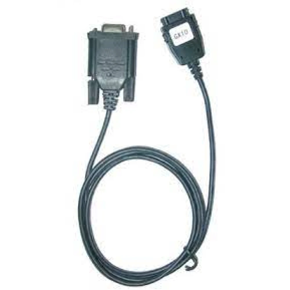 Cable de datos Sharp GX10 en primer plano mostrando conectores