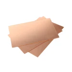Detalle de la placa PCB una cara 7x10cm con revestimiento de cobre