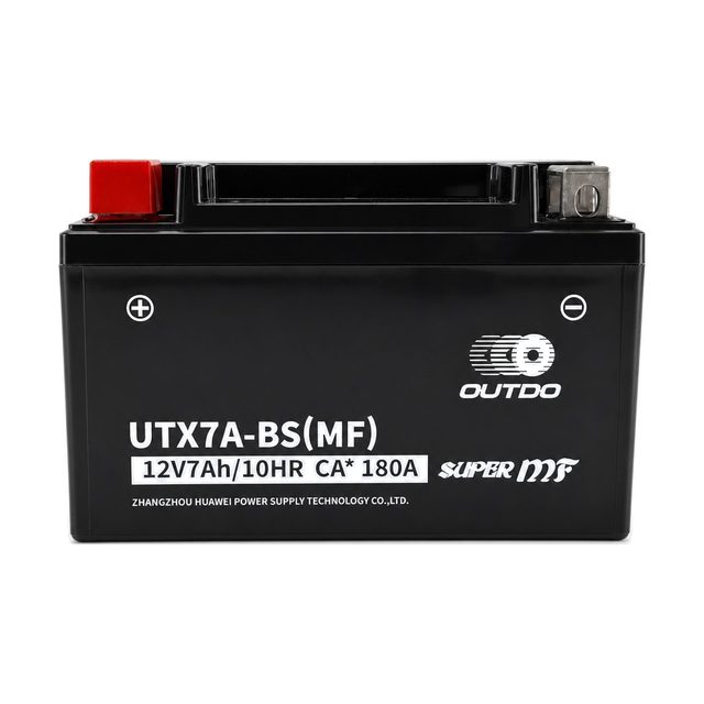 OUTDO UTX7A-BS, Motorradbatterie YTX7A-BS von vorn mit beiden Batteriepolen